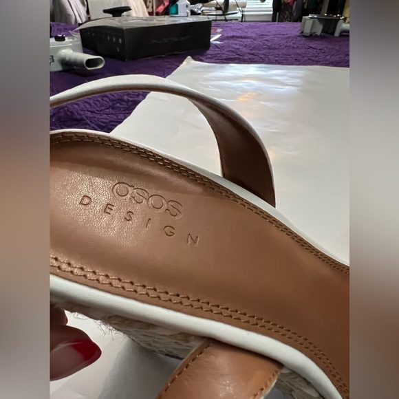 ASOS Wedges size 9 but fits like an 8. - Picture 5 of 13